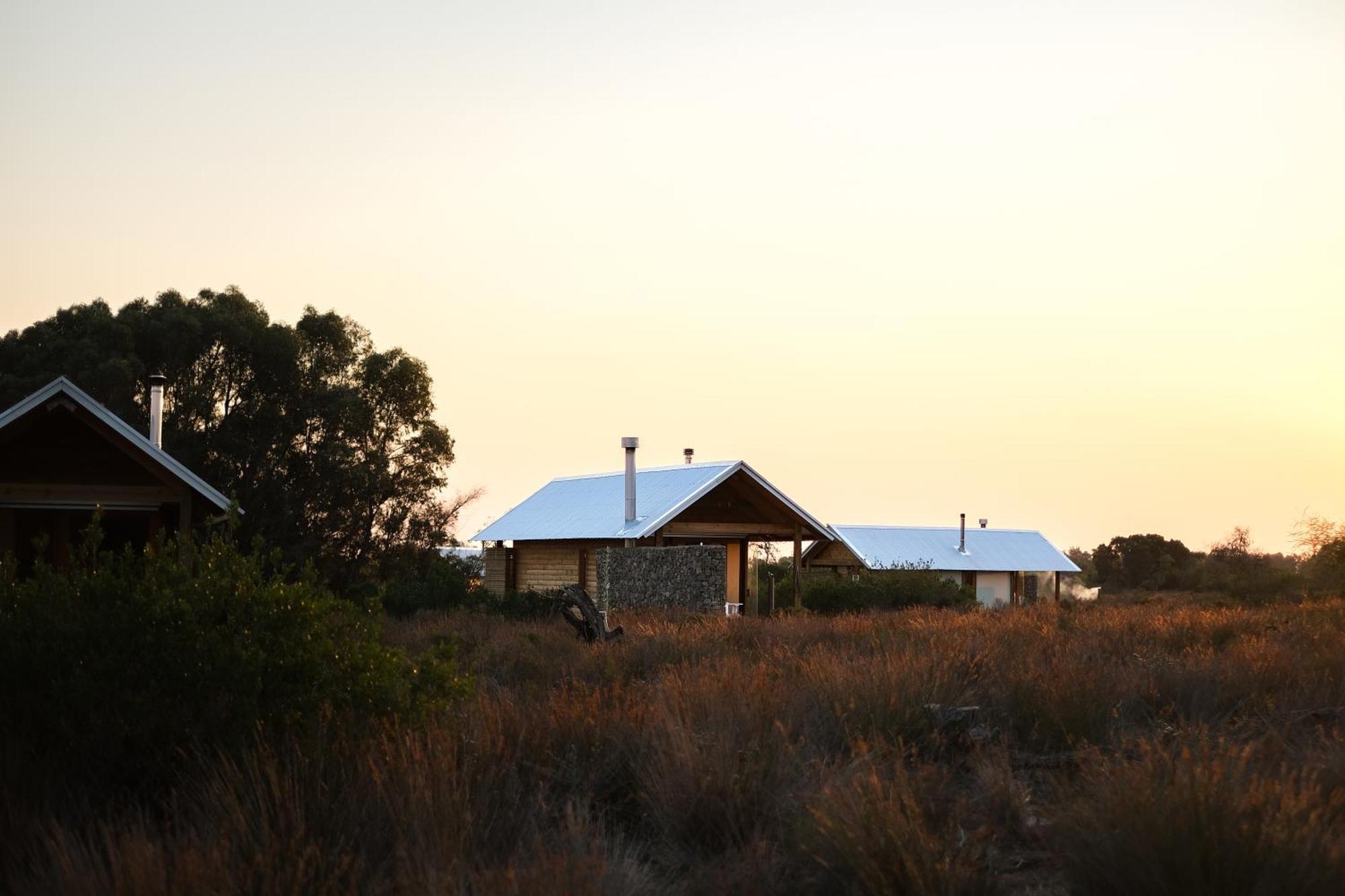 Bed and Breakfast !Khwa Ttu Swartwater Екстер'єр фото